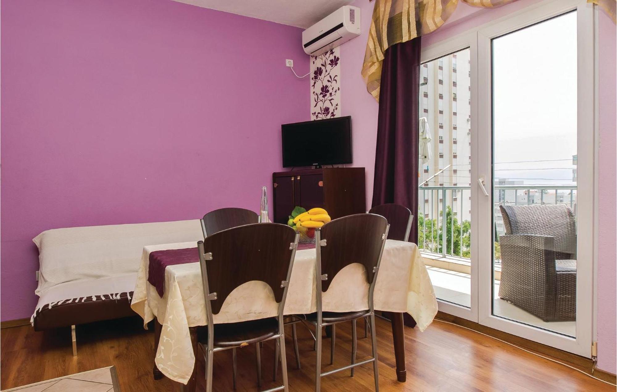Nice Apartment In Split With Kitchen Exteriér fotografie